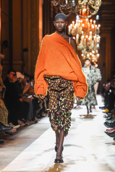 A model walks the runway during the Dries Van Noten Womenswear FallWinter 20252026 show as part of Paris Fashion Week...